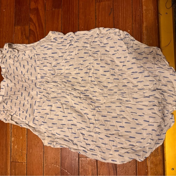 Old Navy Cream and Blue Women's tank top size small - Picture 3 of 4